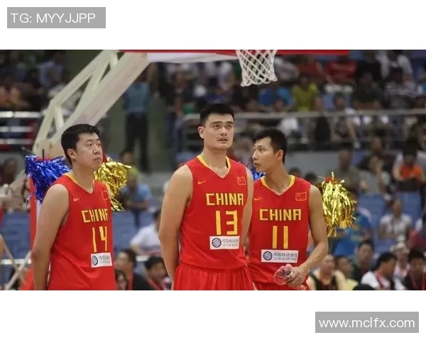 姚明助攻瞬间定格篮球场上的辉煌时刻与团队精神