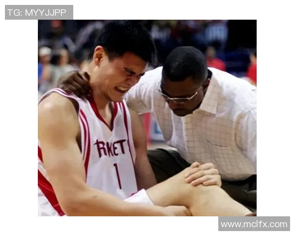 姚明的幽默瞬间揭秘篮球场上的搞笑趣事与温暖人心的故事