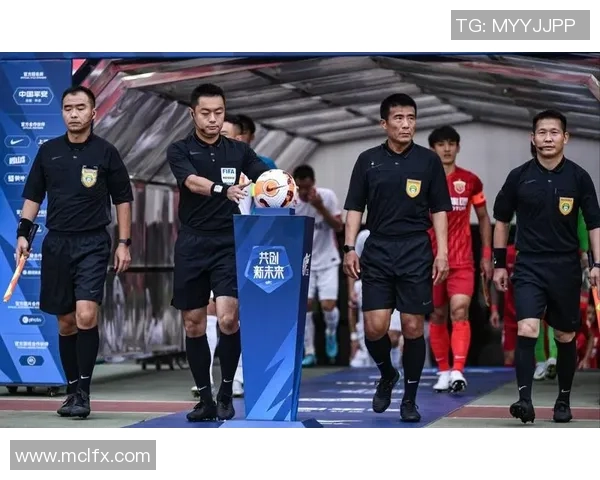 足总杯激战AC米兰凭神扑险胜莱比锡争议判罚引发热议