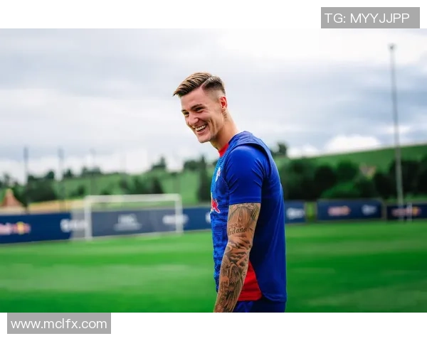 曼联主场狂胜莱比锡五球大捷绝杀时刻点燃全场激情