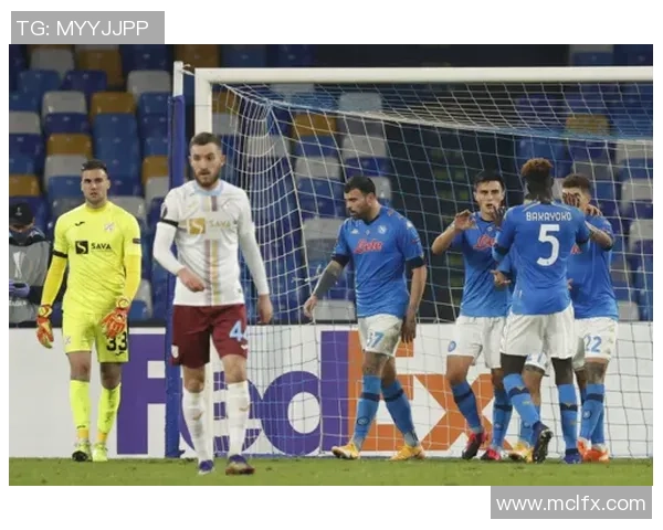 巴黎圣日耳曼友谊赛大胜那不勒斯乌龙球引发全场热烈反响与点评