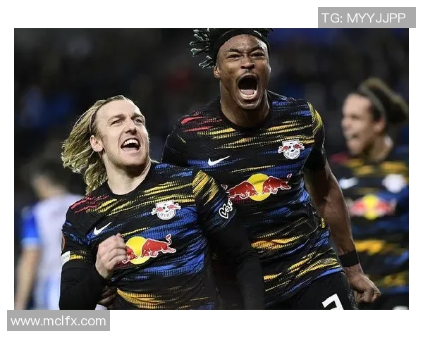 友谊赛激战:里昂大胜莱比锡红牌争议引发全场热议