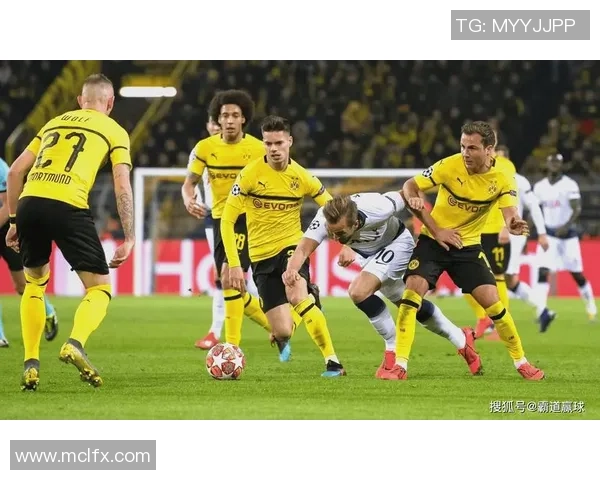 欧冠激战曼联与多特蒙德平局红牌事件引发全场热议与数据分析